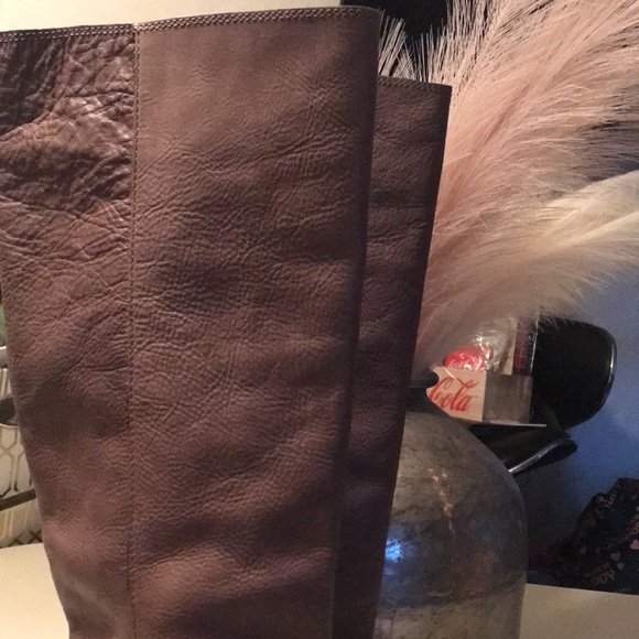 New COACH Brown Gold Leather “Dorthy” Boots - Picture 7 of 13